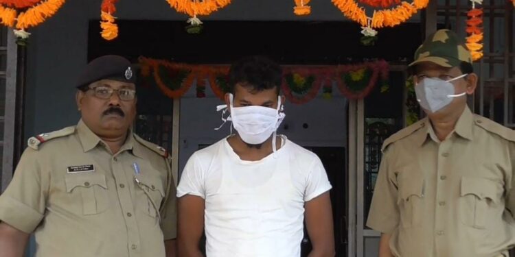 ଧମକଚମକ ସହ ଜୀବନରୁ ମାରି ଦେବା ଅଭିଯୋଗରେ ଜଣେ ଯୁବକ ଗିରଫ