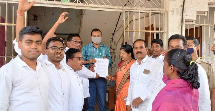 ରନ୍ଧନ ଗ୍ୟାସ ଦରବୃଦ୍ଧି ପ୍ରତିବାଦରେ ନୂଆଗାଁ ବ୍ଲକ୍ ବିଜୁ ମହିଳା, ଯୁବ ଛାତ୍ର ଜନତା ଦଳ ର ଗର୍ଜନ