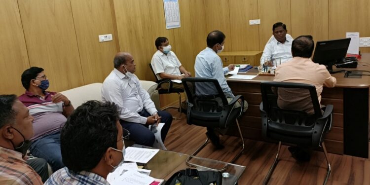 ବ୍ରହ୍ମଗିରି ନିର୍ବାଚନ ମଣ୍ଡଳୀର ବିଭିନ୍ନ ସେତୁ ଓ ରାସ୍ତା ନିର୍ମାଣ ନେଇ ଉଚ୍ଚସ୍ତରୀୟ ସମୀକ୍ଷା ବୈଠକ ନିର୍ମାଣ କାର୍ଯ୍ୟ ତ୍ୱରାନ୍ୱିତ କରିବା ଉପରେ ଶ୍ରୀ ଦାସର୍ବାଙ୍କ ଗୁରୁତ୍ୱ