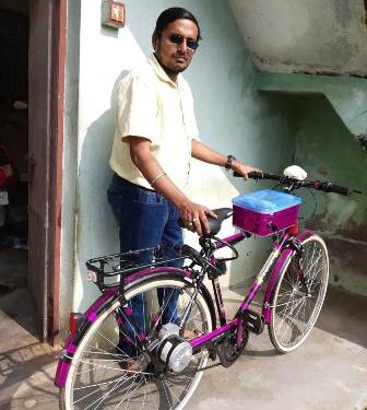 ବ୍ୟାଟେରୀ ସାଇକେଲ ତିଆରି କରି ଚର୍ଚ୍ଚାରେ ମୋହନା ହିଲଟପ ଉଚ୍ଚ ମାଧ୍ୟମିକ ବିଦ୍ୟାଳୟ ଶିକ୍ଷକ