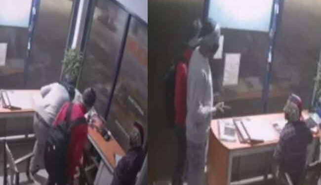 ବାଲେଶ୍ୱର ଜିଲ୍ଲା ସୋର ଥାନା : ଉତ୍ତରଶ୍ୱର ଛକ ନିକଟରେ ଥିବା – ପେଟ୍ରୋଲ ପମ୍ପରୁ  ବନ୍ଧୁକ ଦେଖାଇ ଲକ୍ଷାଧୀକ ଟଙ୍କା ଲୁଟ୍‌