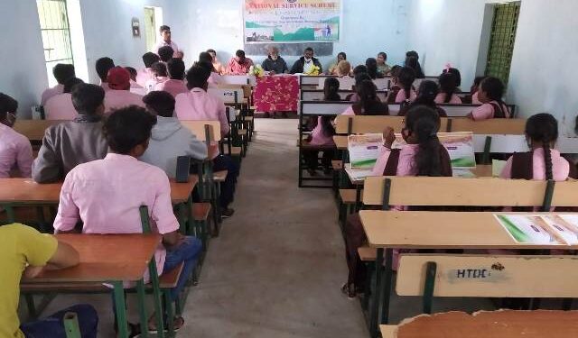 ଗଜପତି ଜିଲ୍ଲାମୋହନାସ୍ଥିତ ହିଲଟପ ସ୍ନାତକ ମହାବିଦ୍ୟାଳୟର ସ୍ୱତନ୍ତ୍ର ସେବା ଶିିବିର ଉଦଯାପନ