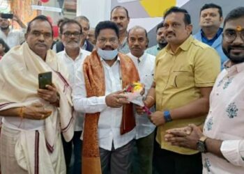 ଗଜପତି ଜିଲ୍ଲାର ସଦର ମହକୁମା ପାରଳାଖେମୁଣ୍ଡି ରାଜ ଦାଣ୍ଡଠାରେ ଏସ.କେଏଣ୍ଟର ପ୍ରାଇସେସ ନାମକ ଏକ ଶୋରୁମ୍ ବିଧାୟକ କେ. ନାରାୟଣ ରାଓ ଙ୍କ ଦ୍ଵାରା ଉଦଘାଟିତ