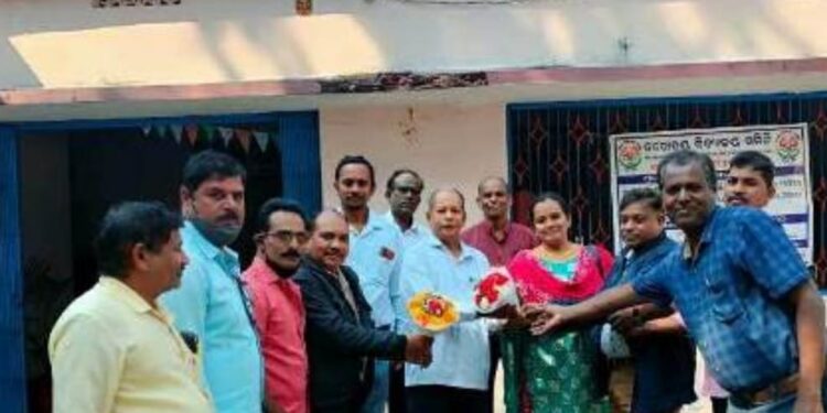 ଗଜପତି ଜିଲ୍ଲା ଗୋଷାଣୀ ବ୍ଲକରେ ନୂତନ ଗୋଷ୍ଠୀ ଶିକ୍ଷା ଅଧିକାରୀଭାବେ ବାଳକୃଷ୍ଣ ମାଝୀଙ୍କ ଦାୟିତ୍ବ ଗ୍ରହଣ ଶିକ୍ଷକ, ଶିକ୍ଷୟତ୍ରୀ ଓ କର୍ମଚାରୀଂକ ଶୁଭେଚ୍ଛା