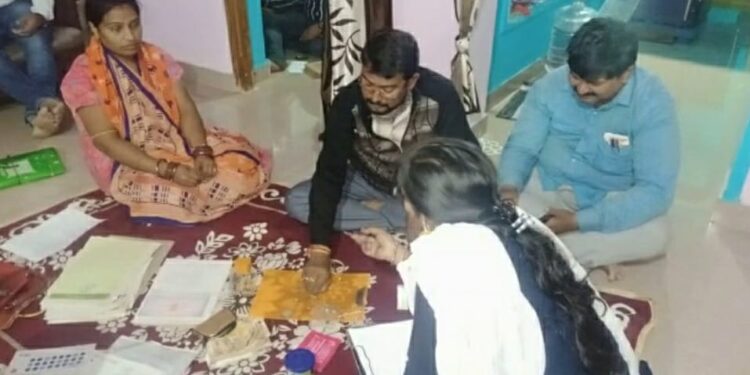 ଆୟ ବର୍ହିଭୂତ ସମ୍ପତ୍ତିଠୁଳ କରିଥିବା ଅଭିଯୋଗ ରେ ଭିଜିଲାନ୍ସ ବିଭାଗ ଅଧିକାରୀ ମାନେ : ଗଜପତି ଜିଲ୍ଲାର ନୂଆଗଡ ବ୍ଲକର ନୂଆଗଡ ଫରେଷ୍ଟର – ଗଣେଶ ପ୍ରଧାନଙ୍କ ୪ଟି ସ୍ଥାନରେ ଚଢ଼ାଉ