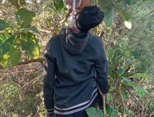 ଯୁବକଙ୍କ ଝୁଲନ୍ତା ମୃତ ଦେହ ଉଦ୍ଧାର : ହତ୍ୟା ନା ଆତ୍ମହତ୍ୟା ସନ୍ଦେହ ଘେରରେ