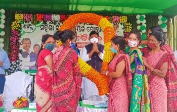 କନ୍ଧମାଳ ବିଜେଡ଼ିରେ ମିଶ୍ରଣ ପର୍ବ : ମିଶିଲେ ବିଭିନ୍ନ ଦଳର କର୍ମୀ ଓ ସମର୍ଥକ