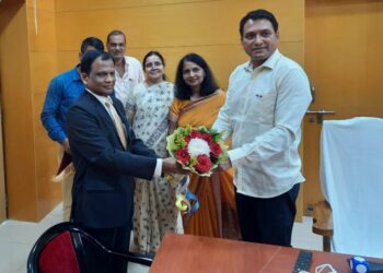 ଜାତୀୟ ସଶସ୍ତ୍ର ବାହିନୀ ପତାକା ଦିବସରେ ଗୃହରାଷ୍ଟ୍ର ମନ୍ତ୍ରୀଙ୍କୁ ପତାକା ପ୍ରଦାନ