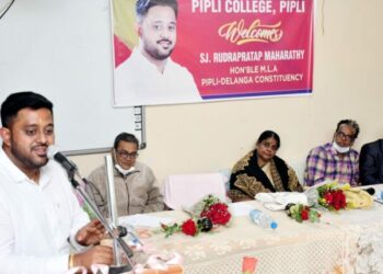 ପିପିଲି ମହାବିଦ୍ୟାଳୟ ପରିସରରେ ନୂତନ ଶ୍ରେଣୀଗୃହର ଭିତ୍ତିପ୍ରସ୍ତର ସ୍ଥାପନ – ୨୦ଲକ୍ଷ ଟଙ୍କା ପ୍ରଦାନ କରିବାକୁ ବିଧାୟକ ପ୍ରତିଶୃତି ଦେଇଥିଲେ