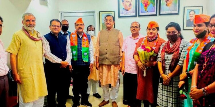 ବିଜେପିରେ ସାମିଲ ହେଲେ ପଂଚାୟତରାଜ ବିଭାଗର ପୂର୍ବତନ ଅତିରିକ୍ତ ଶାସନ ସଚିବ ବିନୋଦ କୁମାର ପଣ୍ଡା
