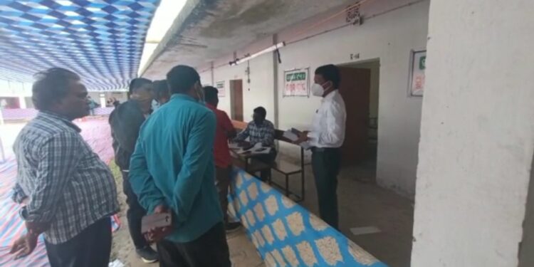 ତ୍ରି ସ୍ତରୀୟ ପଞ୍ଚାୟତ ନିର୍ବାଚନ : ଦ୍ୱିତୀୟ ପର୍ଯ୍ୟାୟରେ ତୁମୁଡିବନ୍ଧ ଓ କୋଟଗଡ ବ୍ଲକରେ ଭୋଟ ଗ୍ରହଣ