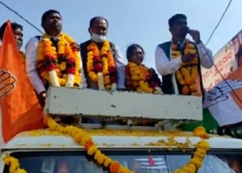 ୧୩ ନଂ ଜୋନରୁ ପ୍ରତିଦ୍ୱନ୍ଦିତା କରୁଥିବା କଂଗ୍ରେସ ଦଳର ପ୍ରାର୍ଥୀନୀ ମହେଶ୍ୱରୀ ଦେବୀଙ୍କ ପାଇଁ ନିର୍ବାଚନ ପ୍ରଚାର କୁ ଜୋରଦାର କଲା ଜିଲ୍ଲା କଂଗ୍ରେସ