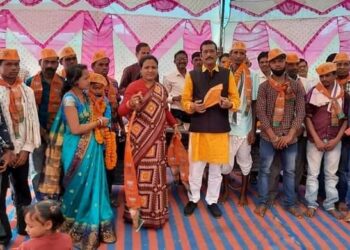 ଜିଲ୍ଲା ପରିଷଦ ପ୍ରାର୍ଥିନୀ ସୁରଭି ବରିହାଙ୍କ ପାଇଁ କାର୍ଯ୍ଯକର୍ତ୍ତା ସମ୍ମିଳନୀ : ୮୦ ଜଣ ବିଜେଡି କଂଗ୍ରେସ କର୍ମୀ ବିଜେପିରେ ସାମିଲ