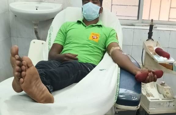 ଗୁରୁତର ରୋଗୀଙ୍କୁ ରକ୍ତଦାନ କରି ମାନବିକତା ଦେଖାଇଲେ ୧୦୮ ଆମ୍ବୁଲାନ୍ସ କର୍ମଚାରୀ