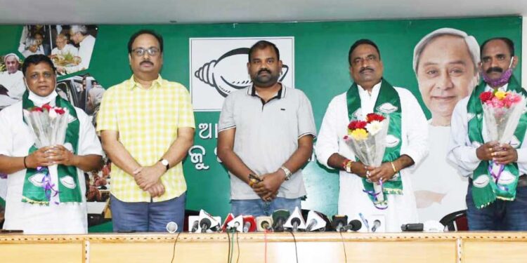 ବିଜେଡିରେ ସାମିଲ : ଆକର୍ଷିତ କଲା ନବୀନଙ୍କ ସ୍ୱଚ୍ଛ ଓ ଦୁର୍ନୀତିମୁକ୍ତ ଶାସନ