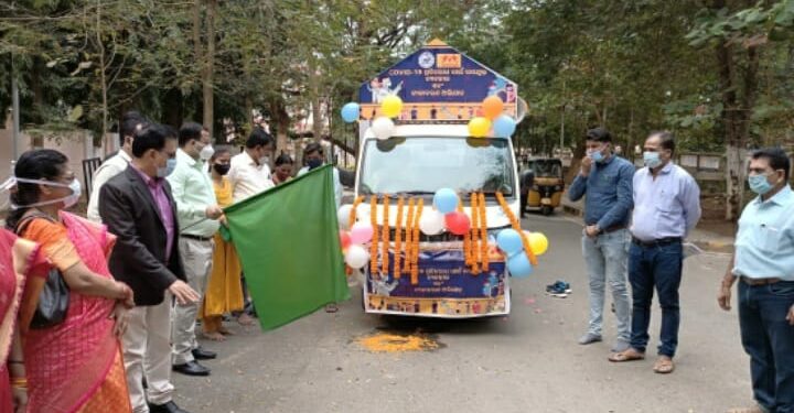 ଗଜପତି ଜିଲ୍ଲାରେ କୋଭିଡ ଟୀକାକରଣ ପାଈଁ ସଚେତନତା ପ୍ରଚାର ଅଭିଯାନ ରଥର ଶୁଭାରମ୍ଭ କଲେ ଜିଲ୍ଲାପାଳ ଲିଙ୍ଗରାଜ ପଣ୍ଡା