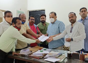 ସାମ୍ବାଦିକ ସୁରକ୍ଷା ନେଇ ଓଜେୟୁ କଳାହାଣ୍ଡି ଜିଲ୍ଲା ଶାଖା ପକ୍ଷରୁ ମୁଖ୍ୟମନ୍ତ୍ରୀଙ୍କୁ ଦାବିପତ୍ର ପ୍ରଦାନ