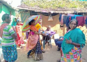 ବୈପାରିଗୁଡା ପଞ୍ଚୟାତରେ ରାଧାମଣିଙ୍କ ଖୋଲାଛତା ଚିହ୍ନ ସପକ୍ଷରେ ଭୋଟ ଭିକ୍ଷା