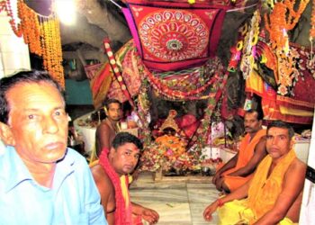 ଶଙ୍ଖଚିଲା ‘ମା’ ହିଙ୍ଗୁଳା ଯଜେ୍ଞାତ୍ସବ ଲକ୍ଷାଧିକ ଯାତ୍ରୀଙ୍କ ଭିଡ : ଶାନ୍ତିଶୃଙ୍ଖଳା ମଧ୍ୟରେ ଦିଆଗଲା ପୂର୍ଣ୍ଣାହୁତି ‘ଶ୍ରଦ୍ଧାଳୁଙ୍କୁ ଯଜ୍ଞଚରୁ ବଂଟନ’