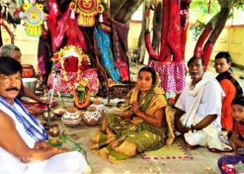 ଖରସ୍ରୋତା ନଦୀର ଯୋକଡିଆ ଘାଟରେ ତରାପୁର ମା’ହିଙ୍ଗୁଳାଙ୍କ ଯଜ୍ଞଭଷ୍ମ ବିସର୍ଜନ