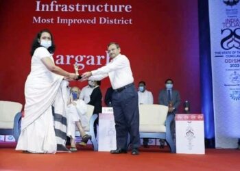 ସର୍ବୋତ୍ତମ ପୁରସ୍କାର ଗ୍ରହଣ କଲେ – ବରଗଡ଼ ଜିଲ୍ଲାପାଳ