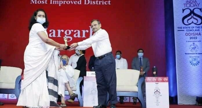 ସର୍ବୋତ୍ତମ ପୁରସ୍କାର ଗ୍ରହଣ କଲେ – ବରଗଡ଼ ଜିଲ୍ଲାପାଳ