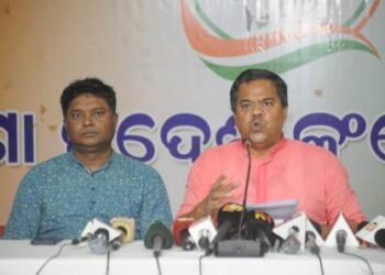 ଜନତାଙ୍କ ଉପରେ ମହଙ୍ଗା ମାଡ଼ ଅସହ୍ୟ କୁଆଡ଼େ ଗଲେ ସ୍ମୃତି ଇରାନୀ ? ମୋଦିଙ୍କୁ ଚୁଡ଼ି ପିନ୍ଧାଇବେକି ?
