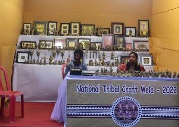 ଆଦିବାସୀ ମେଳାରେ କଳାସାମଗ୍ରୀ ପ୍ରତି ଲୋକଙ୍କ ଆଗ୍ରହ