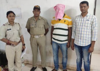 ମିଛ କେସରେ ପୋଲିସ କୁ ଘେରିବା ପଡ଼ିଲା ମହଙ୍ଗା 