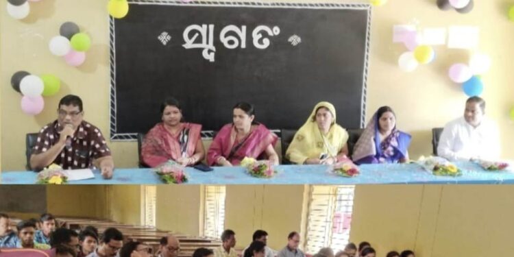 ନବ ନିର୍ବାଚିତ ପ୍ରତିନିଧି ଙ୍କୁ  ନୂଆଗାଁ ଉଚ୍ଚ ମାଧ୍ୟମିକ ବିଦ୍ୟାଳୟ ରେ ସମ୍ବର୍ଦ୍ଧନା