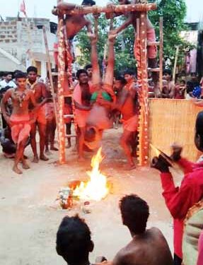 ରଣପୁରରେ ପବିତ୍ର ମେରୁ ଉପବାସରେ : ହାନ୍ଦୋଳା ଖେଳିଲେ ଭଗତା