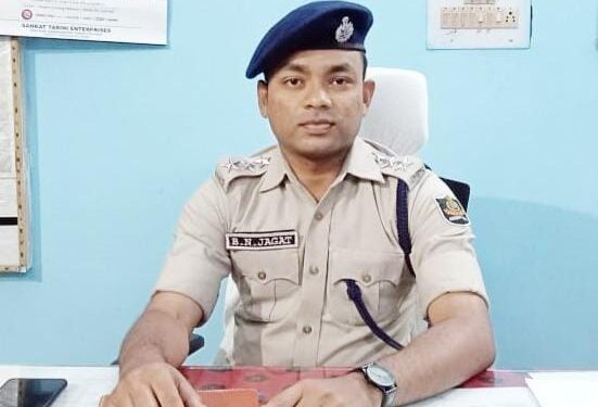 ବୈପାରିଗୁଡା ପୋଲିସ ପକ୍ଷରୁ ବିପୁଳ ପରିମାଣର ଦେଶୀ ମଦ ଜବତ