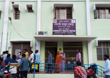ମୋହନା ମେଡ଼ିକାଲରେ ବ୍ୟାପକ ଅବ୍ୟବସ୍ଥା : ରୋଗୀ ହନ୍ତସନ୍ତ – ବୁଲୁନି ପଙ୍ଖା କି ମିଳୁନି ପିଇବା ପାଣି