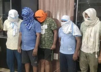 ଆଇପିଏଲ ରେ ଜୁଆ ଖେଳାଇ ଧରା ପଡିଲେ ୫ ଯୁଆଡି