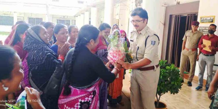 ତୋରା ଠାରେ ପୋଲିସ ଫାଣ୍ଡି ଖୋଲିବାକୁ ଦାବି