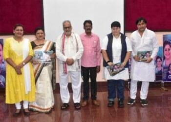 ରାଜଭବନରେ ପ୍ରଦର୍ଶିତ ହେଲା ଚଳଚ୍ଚିତ୍ର ‘ପରିଚୟ’ ରାଜ୍ୟପାଳଙ୍କ ପ୍ରଶଂସା ଓ ସଂବର୍ଦ୍ଧନା