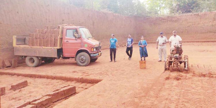 ବେଆଇନ୍ ପଥର ଚାଲାଣ ସମୟରେ : ଚାନ୍ଦପୁର ପୋଲିସ୍ ର ଅଚାନକ ଚଢ଼ାଉ – ୬ ଜଣ ଙ୍କୁ ଗିରଫ
