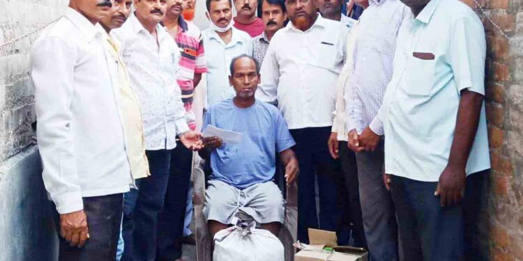 ବିପଦର ବନ୍ଧୁ ସେବା ସଙ୍ଗଠନ ପକ୍ଷରୁ ସହଯୋଗ ପ୍ରଦାନ
