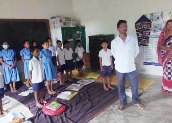 ବିଦ୍ୟାଳୟ ପରିଦର୍ଶନ କରିବା ସହ ସମସ୍ୟା ବୁଝିଲେ  ସରପଞ୍ଚ ଗାୟତ୍ରୀ ବେହେରା