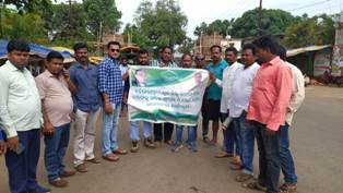 ବିଜୁ ଜନତା ଦଳ ପକ୍ଷରୁ ସଡକ ସୁରକ୍ଷା ପାଇଁ ସଚେତନତା କାର୍ଯ୍ୟକ୍ରମ : ହେଲମେଟ ପିନ୍ଧିବା ନେଇ ପ୍ରତିଶୃତି ଦେଲେ ଚାଳକ