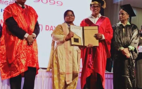 ବିଶ୍ୱବିଦ୍ୟାଳୟ ସ୍ତରରେ ସ୍ଵର୍ଣ୍ଣ ପଦକ ହାସଲ କରି କନ୍ଧମାଳ ର ଗୌରବ ଆଣିଲେ ରୁନିତା ପ୍ରଧାନ
