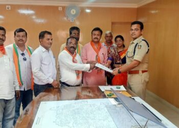 ଦେବଗଡ଼ ବିଜେପି ବିଧାୟକଙ୍କ ଗିରଫ ପ୍ରତିବାଦରେ କନ୍ଧମାଳ ଏସପି କାର୍ଯ୍ୟାଳୟ ସମ୍ମୁଖରେ ବିକ୍ଷୋଭ ପ୍ରଦର୍ଶନ