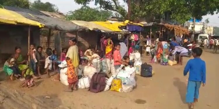 ଦାଦନ ଶ୍ରମିକ ର କରୁଣ କାହାଣୀ : ୪୦ ଜଣ ଦାଦନ ଶ୍ରମିକ ଙ୍କ ଟଙ୍କା ଖାଇ – ଦଲାଲ ହେଲେ ମାଲେମାଲ