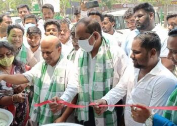 ଅସହ୍ୟ ଗ୍ରୀଷ୍ମ ପ୍ରବାହ ନିମନ୍ତେ ଜନସାଧାରଣ ହିତ ଉପଲକ୍ଷେ ଛାତ୍ର ବିଜେଡ଼ି ପକ୍ଷରୁ : ଭୁବନେଶ୍ୱରର ସହିଦନଗର ପରିସରରେ ଉଦଘାଟିତ ହେଲା – ଜଳଛତ୍ର