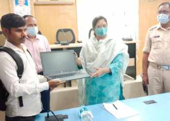 ନୟାଗଡ଼ସଦର ମହକୁମାରେ ଜିଲ୍ଲାପାଳଙ୍କ ଜନଶୁଣାଣୀ ଶିବିର – ଦିବ୍ୟାଙ୍କ ବ୍ୟକ୍ତିଙ୍କୁ ଆଶାବାଡ଼ି ଏହି ଜନଶୁଣାଣି ଶିବିରରେ ପ୍ରଦାନ କରାଯାଇଥିଲା