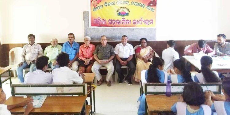 ସ୍ୱାସ୍ଥ୍ୟ ସଚେତନତା ସହିତ ରକ୍ତ ବର୍ଗୀକରଣ ଓ ହେମୋଗ୍ଲୋବିନ ପରୀକ୍ଷା