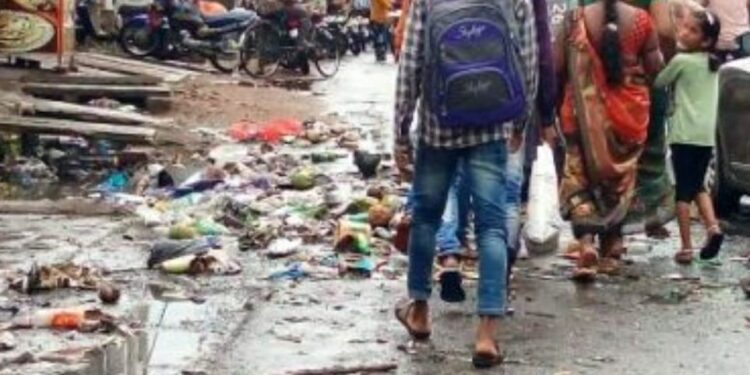 ପାରଳାଖେମୁଣ୍ଡି ସହରରେ ଅସରାଏ ବର୍ଷା ର : ପାରଳାଖେମୁଣ୍ଡି  ପୌରପରିଷଦ କାର୍ଯ୍ୟାଳୟ ଚିତ୍ର