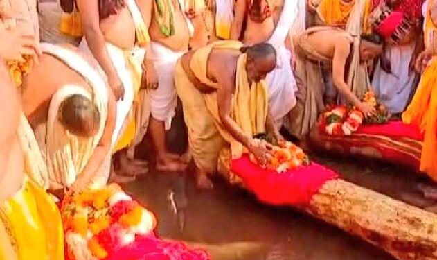 ବିଶ୍ୱପ୍ରସିଦ୍ଧ ରଥଯାତ୍ରା ପାଇଁ ରଥକାଠ ଅନୁକୁଳ : ଶ୍ରୀମନ୍ଦିରରୁ ରଥଖଳାକୁ ଆସିଲା ଆଜ୍ଞାମାଳ