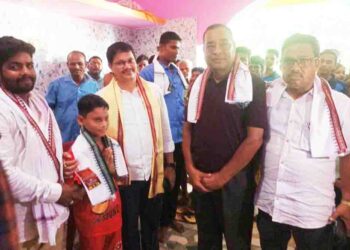 ଛାତ୍ର ଜଗବନ୍ଧୁଙ୍କୁ ଶୁଭେଛା ଜଣାଇବା ସହ ଉଜ୍ଜ୍ବଳ ଭବିଷ୍ୟତ କାମନା କଲେ – ଦଶପଲ୍ଲା ବିଧାୟକ