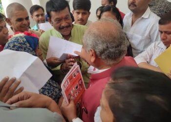 ଚାଷୀଙ୍କୁ ଏଚଡିଏଫସି କମ୍ପାନୀ ବୀମା ଯୋଗାଇ ନଦେବାର ଷଡଯନ୍ତ୍ର : କେନ୍ଦ୍ର କୃଷିମନ୍ତ୍ରୀଙ୍କ ପାଖରେ ପୁଣିଥରେ ଫେରାଦ ହେଲା – ବିଜେପି କୃଷକ ମୋର୍ଚ୍ଚା